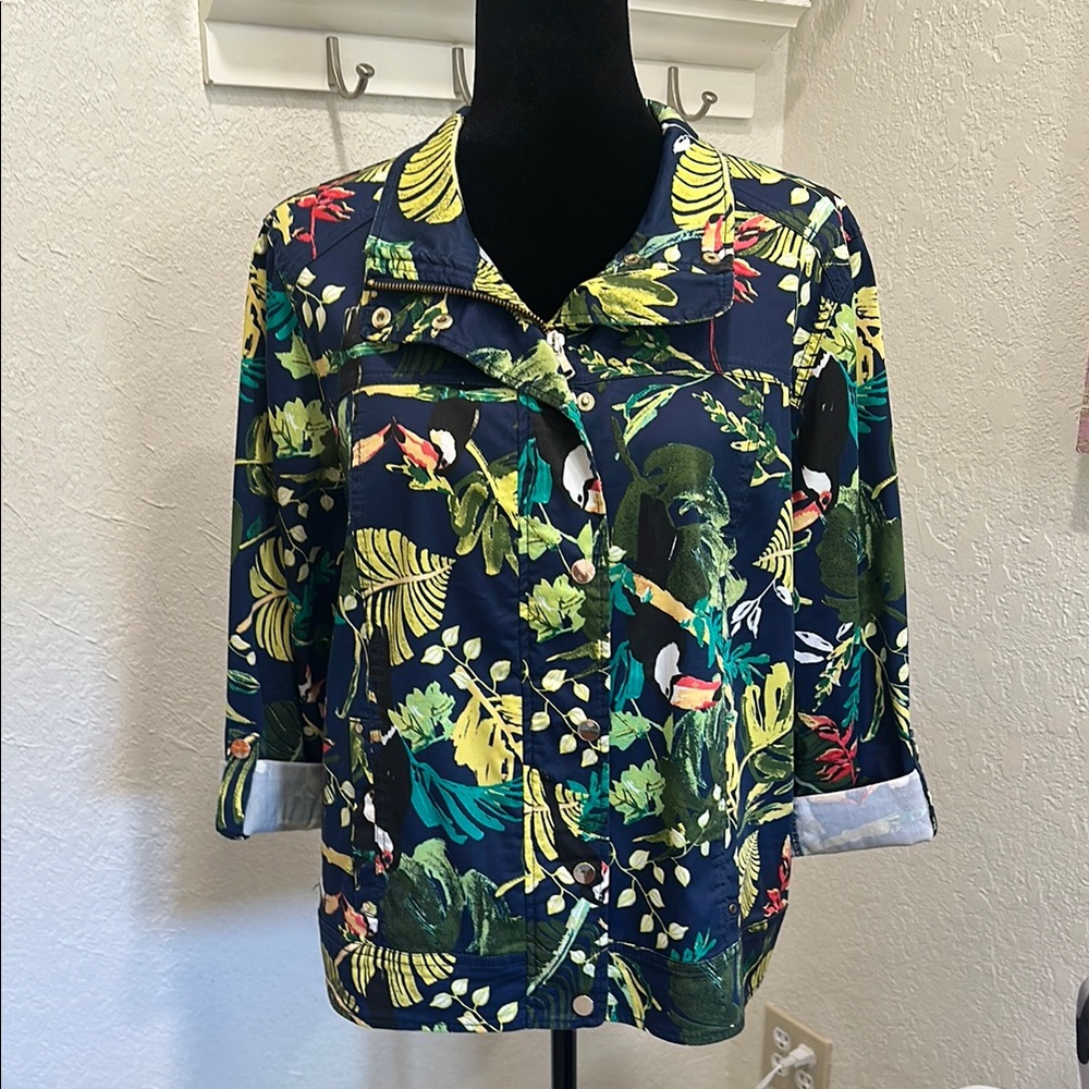 Chico's Tropical Print Snap Down lightweight Jacket Size 2
